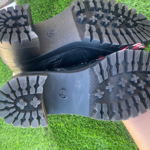 Universal Thread Boots - Picture 4 of 4